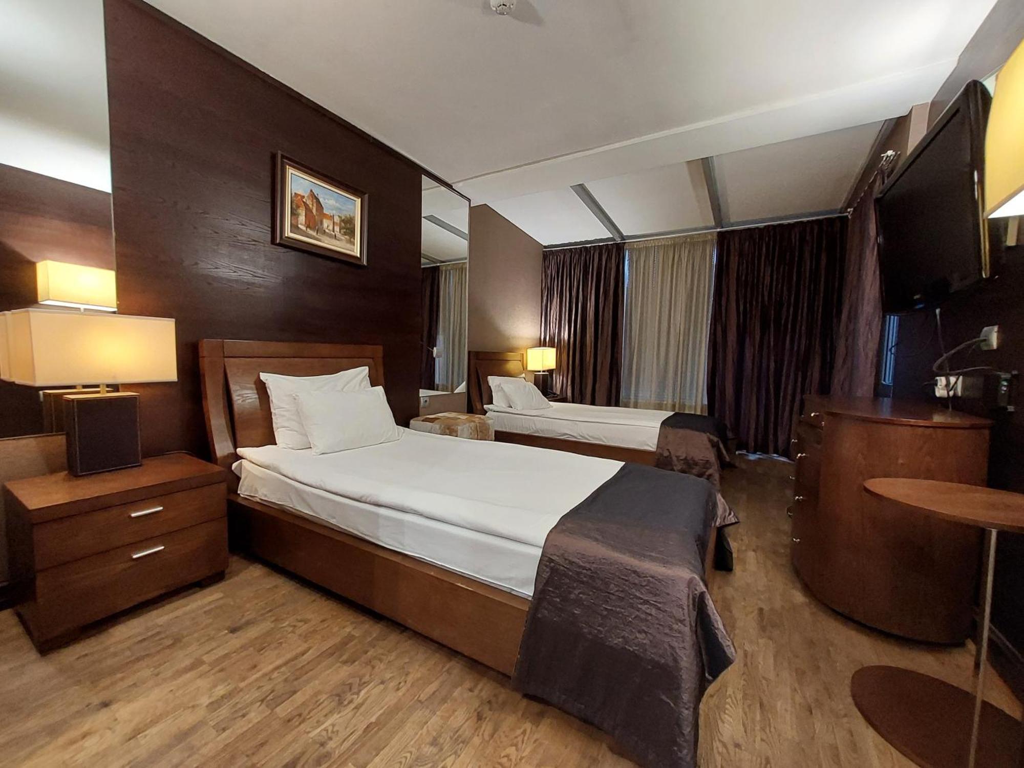 Hotel City Pleven Eksteriør billede